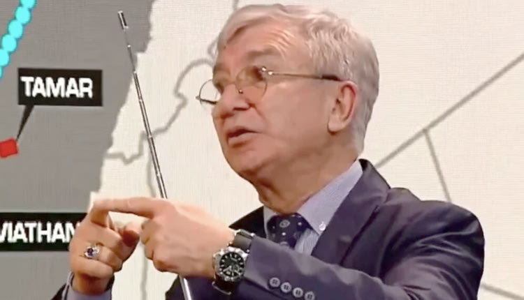 ο Μεσούτ Χακί Τζασίν