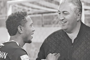 Ο Μιχάλης Μπούσης με τον Ντε Γκούζμαν