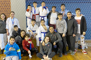 Οι αθλητές και αθλήτριες του Αθλόπολις με μετάλλια στις μικρές κατηγορίες