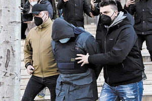 Ο 23χρονος οδηγήθηκε χθες στον εισαγγελέα φορώντας αλεξίσφαιρο γιλέκο