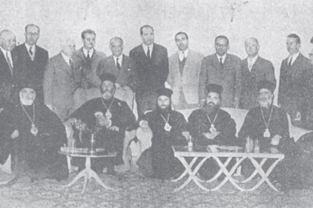 ΦΩΤΟΗΜΕΡΑΣ: ΜΙΑ ΦΩΤΟΓΡΑΦΙΑ- ΝΤΟΚΟΥΜΕΝΤΟ το Νοέμβριο του 1959. Ο τότε Αρχιεπίσκοπος Ευγένιος με τους τότε επισκόπους Αρκαδίας Τιμόθεο, Κυδωνίας Νικηφόρο, Λάμπης Ισίδωρο, Πέτρας Δημήτριο, Κισάμου Ειρηναίο και όλους τους βουλευτές της Κρήτης φωτογραφημένοι στην Αθήνα.