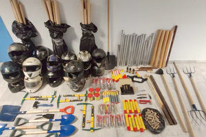 Καθυστερημένο «ντου» της ΕΛ.ΑΣ σε συνδέσμους της Θεσσαλονίκης και της Αττικής