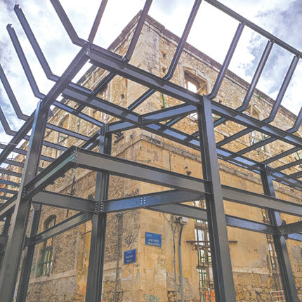 Εσωτερικά του σιδερένιου εξοπλισμού θα τοποθετηθούν λαμαρίνες