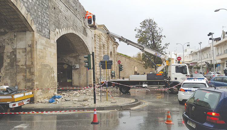Η ΕΓΚΑΤΑΛΕΙΨΗ ΤΗΣ ΠΟΛΗΣ Φτηνά τη γλιτώσαμε, αλλά ως πότε;