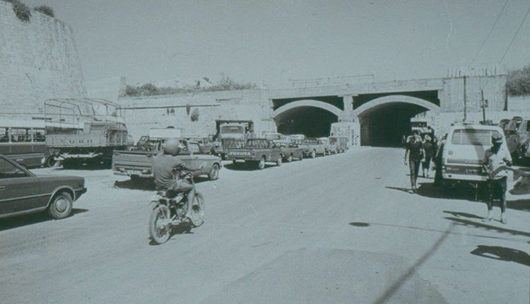 Φωτογραφικό στιγμιότυπο από τις καμάρες δίπλα στην πύλη Ιησού. Από το αρχείο του προέδρου του ΤΕΕ/ΤΑΚ Γιώργου Ταβερναράκη
