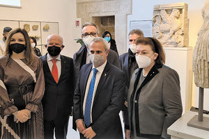 To άγαλμα της Αθηνάς από το Μουσείο Ακρόπολης στο Παλέρμο