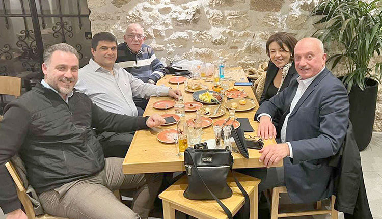 Δείπνο του ΟΦΗ στον πρόεδρο της ΚΟΕ