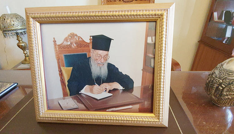 Τρισάγιο στον τάφο του Τιμόθεου