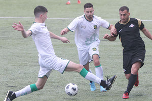 Ο Δημήτρης Κοιλιάρας (στη φωτό με τους Μπολάκη, Τσιρούδη) σημείωσε το καθοριστικό γκολ στο χθεσινό ντέρμπι