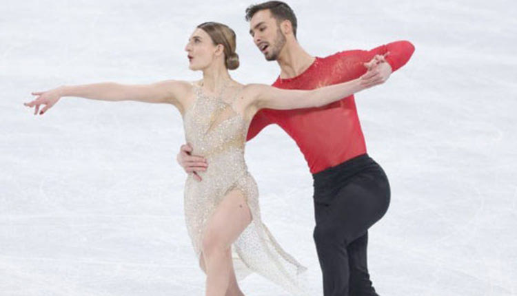 Η -κρητικής καταγωγής- Γαλλίδα Γκαμπριέλα Παπαδάκη και ο συμπατριώτης της Γκιγιόμ Σιζερόν κατέκτησαν το χρυσό μετάλλιο στο καλλιτεχνικό πατινάζ των Χειμερινών Ολυμπιακών Αγώνων,