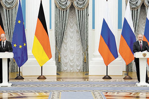 Ένα βήμα πίσω κάνει ο Πούτιν, τη στιγμή που η Ευρώπη βλέπει χαραμάδα ελπίδας, αλλά όχι αποκλιμάκωση