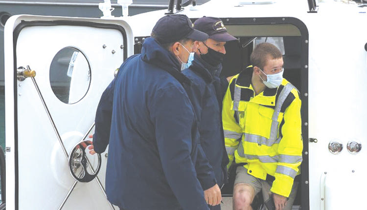 ΤΡΑΓΩΔΙΑ ΣΤΟ ΓΚΑΡΑΖ ΤΟΥ EUROFERRY OLYMPIA Μια διάσωση, ένα απανθρακωμένο πτώμα και δέκα αγνοούμενοι