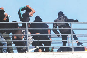 Δεν επιτρέπονται πλεόν οι κουκουλοφόροι στα γήπεδα