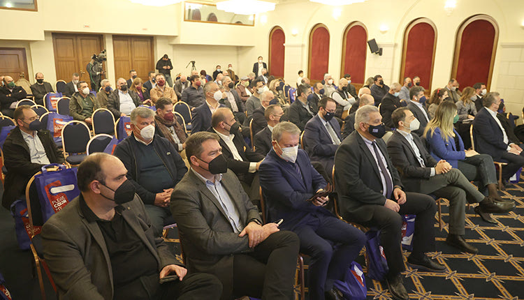 Κάνουν σχέδια για “χρυσή” δεκαετία στον τουρισμό