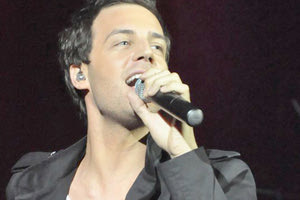 Ο ΧΡΗΣΤΟΣ ΜΟΡΑΛΗΣ ΣΤΟ ΔΙΑΔΙΚΤΥΑΚΟ ΚΑΝΑΛΙ ΠΟΛΙΤΙΣΜΟΥ ΤΟΥ ΔΗΜΟΥ ΗΡΑΚΛΕΙΟΥ Ένα μουσικό πάρτι με άρωμα Λονδίνου