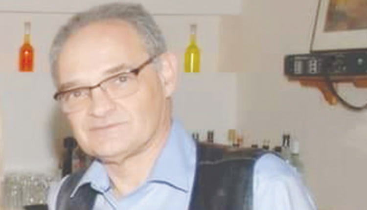 Το δικό του “ευχαριστώ” στους συναδέλφους του με τους οποίους συνεργάστηκε επί 35 ολόκληρα χρόνια στο Βενιζέλειο είπε ο διευθυντής του Διαβητολογικού Κέντρου, κ. Άγγελος Παπάς, που συνταξιοδοτείται. 