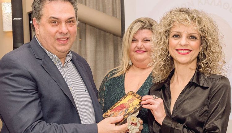 Ο κ. Πιτσούλης έδωσε τα βραβεία του Συνδέσμου Κριτών στις κ.κ. Καπετάνιου, Βαρούχα, Σφιγκάκη