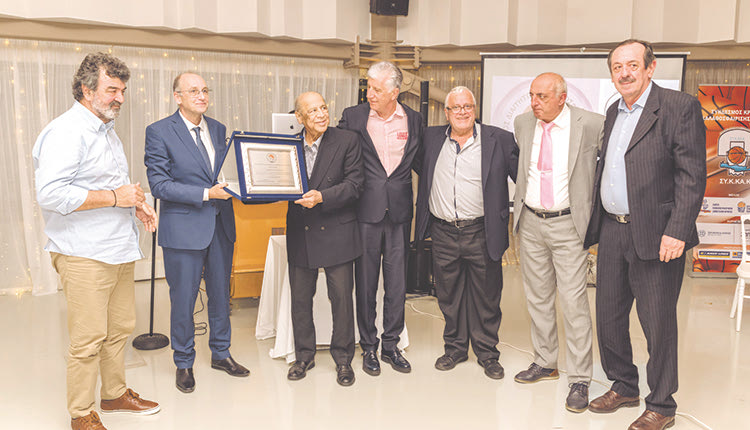 Επίτιμος πρόεδρος του ΣΥΔΚΑΚ ανακηρύχθηκε ο Ντέμης Ευαγγελινός