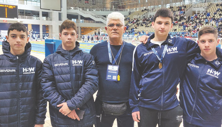 Από αριστερά Καλιαδέλης, Κλωστράκης, Φίλικας (προπονητής), Σπαθαράκης, Ροδιτάκης, Φίλικας, Καλώστος και Πετράκης των Αργοναυτών