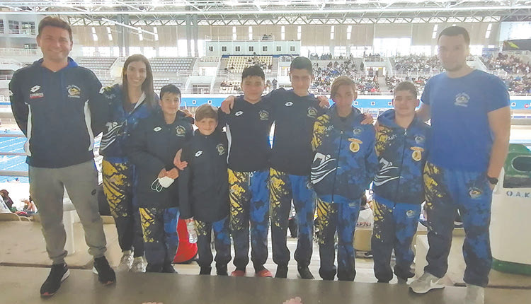 Η ομάδα του Ωκεανού με τους προπονητές της