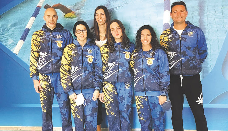 Η ομάδα του Ωκεανού με τους προπονητές της