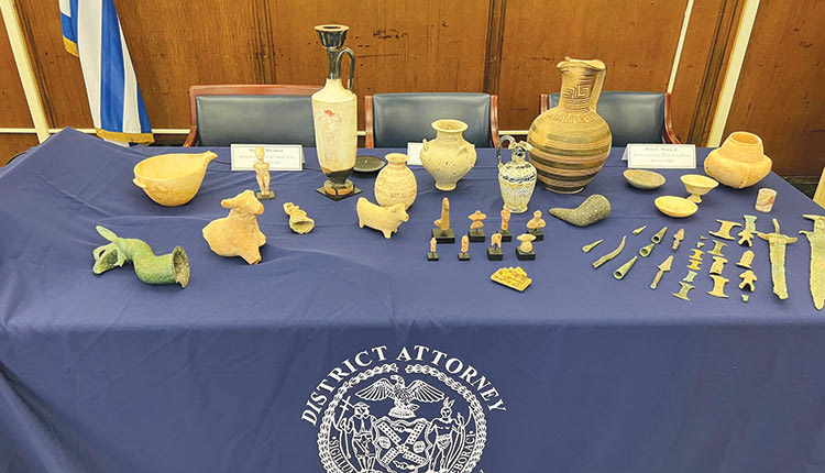 ΠΑΡΑΔΟΘΗΚΑΝ ΑΠΟ ΤΙΣ ΗΠΑ ΣΕ ΕΙΔΙΚΗ ΤΕΛΕΤΗ ΠΑΡΟΥΣΙΑ ΜΕΝΔΩΝΗ