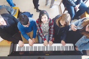 Ξέμειναν από καθηγητές μουσικούς