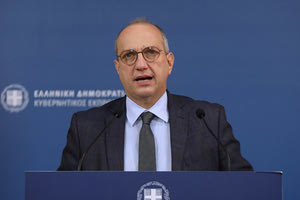 ο κυβερνητικός εκπρόσωπος Γιάννης Οικονόμου