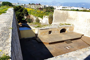 στα ενετικά τείχη