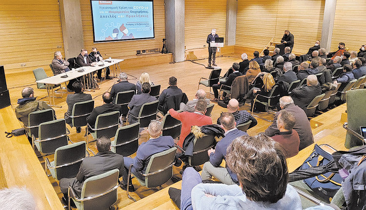 Η Περιφέρεια στηρίζει τις μικρομεσαίες επιχειρήσεις