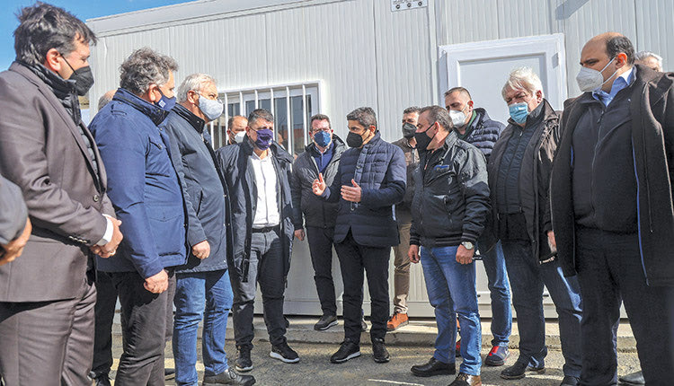 Oι 4 από τους οικίσκους παραδόθηκαν στο Δημοτικό Σχολείο στα Πάρτιρα