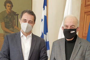 Ο Δήμαρχος Ηρακλείου κ. Β.Λαμπρινός με τον βουλευτή Ηρακλείου της Ν.Δ. Μάξιμο Σενετάκη