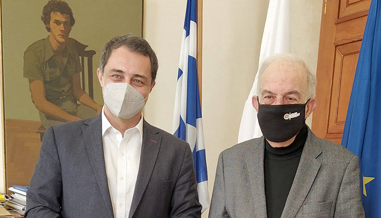 Ο Δήμαρχος Ηρακλείου κ. Β.Λαμπρινός με τον βουλευτή Ηρακλείου της Ν.Δ. Μάξιμο Σενετάκη