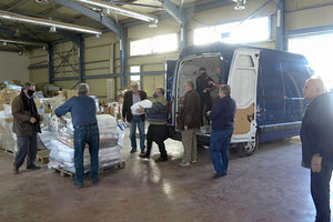 Π.Ο.Π.Κ.Σ: Παράδοση υλικού για τους πληγέντες από τον σεισμό κατοίκους του Δήμου Μινώα-Πεδιάδας