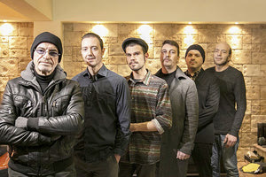 το μουσικό σχήμα B.F.A.M. (Brothers from Another Mother)