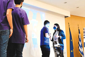 Ηρακλειώτες μαθητές, μέλη στην Ολυμπιάδα Ρομποτικής FIRST GLOBAL Challenge βράβευσε η υπουργός Παιδείας, κ. Νίκη Κεραμέως