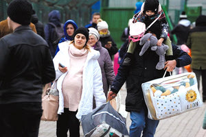 Με κάθε μέσο εγκαταλείπουν οι Ουκρανοί τις εστίες τους