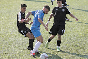 Στιγμιότυπο από το φιλικό παιχνίδι της Κ-17 του ΟΦΗ με το Λίντο