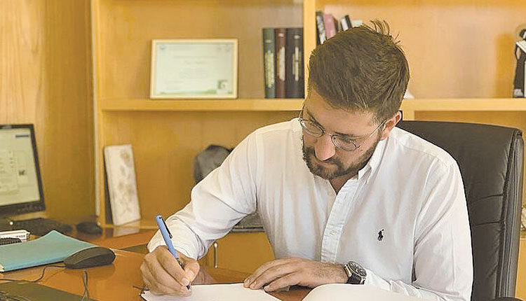 Ο δήμαρχος Μαλεβιζίου Μενέλαος Μποκέας