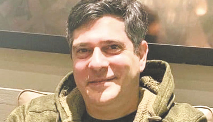 Ο Tούρκος πολιτικός επιστήμονας Μεχμέτ Εφέ Τσαμάν, που ζει αυτοεξόριστος στον Καναδά, ζητεί από το ΝΑΤΟ και τη διεθνή κοινότητα να εφαρμόσουν τα ίδια κριτήρια στην Τουρκία με αυτά που εφαρμόζονται για την εισβολή της Ρωσίας στην Ουκρανία.