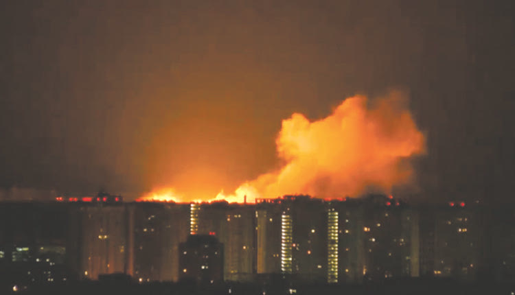 Πρωτόγνωρη επίθεση εναντίον του Κιέβου λίγο μετά τις 6.30 χθες