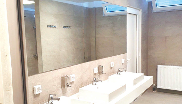 Εντυπωσιακά τα νέα αποδυτήρια στο κολυμβητήριο του Λίντο