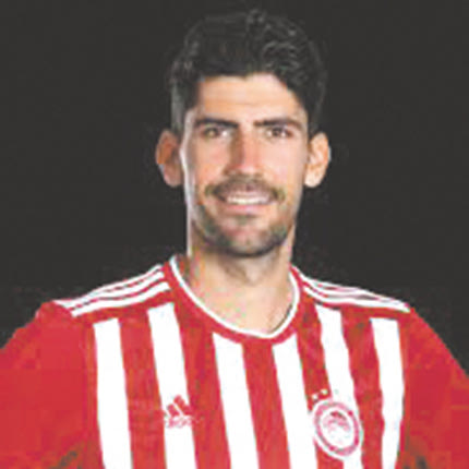 300 επαγγελματικά ματς ο Μπουχαλάκης