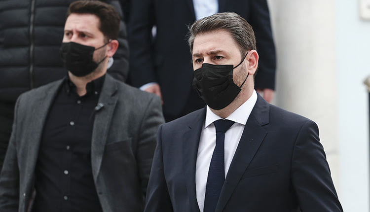 Και ο πρόεδρος του ΚΙΝΑΛ Ν. Ανδρουλάκης  στην κηδεία