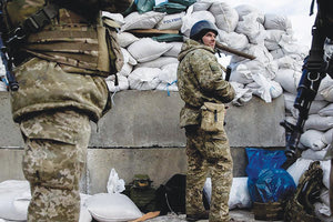 Μαίνονται για όγδοη ημέρα σήμερα οι μάχες στην Ουκρανία