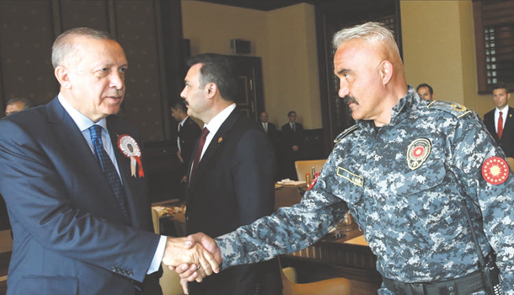 Πέπλο μυστηρίου καλύπτει τον θάνατο βασικού σωματοφύλακα του Ρετζέπ Ταγίπ Ερντογάν, κατά την πρόσφατη επίσκεψη Τούρκου προέδρου στην Σενεγάλη.