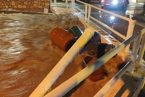 Δύσκολες ώρες προχθές το βράδυ για κατοίκους του Ηρακλείου σε περιοχές που πλημμύρισαν