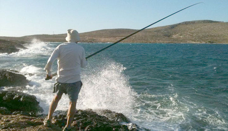Ο Κώστας Γραμματικάκης όταν δεν έγραφε ψάρευε!