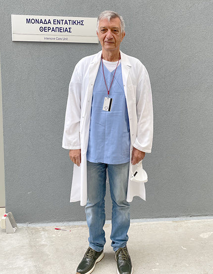 Ο διευθυντής της ΜΕΘ καθηγητής Εντατικής Ιατρικής και Πνευμονολογίας κ. Δημήτρης Γεωργόπουλος