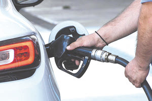 Έως και 40 λεπτά αυξήσεις στις τιμές του λίτρου καυσίμου αναμένο-νται ως το τέλος της εβδομάδας.